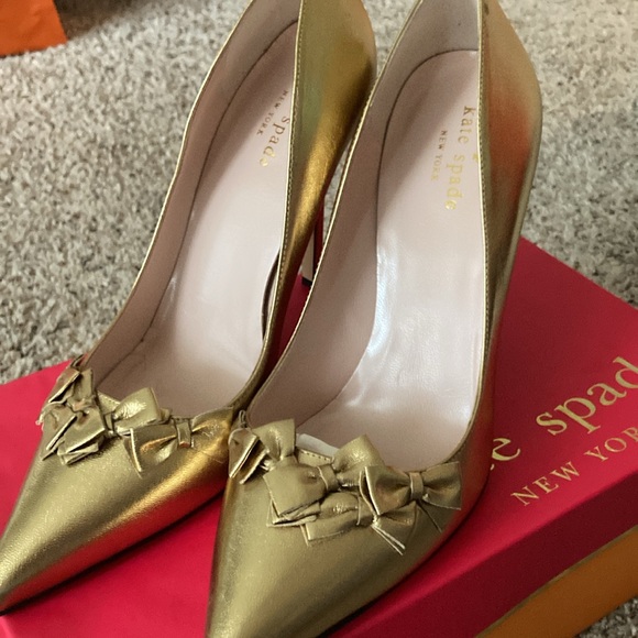 Kate Spade gold heels - Picture 9 of 10
